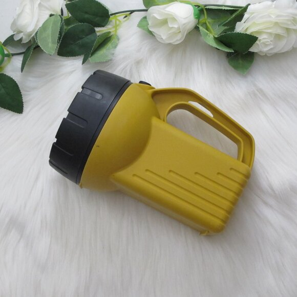 3/$15 Simple Camping Lantern Flashlight Handheld - Picture 10 of 10